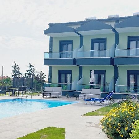 Paramithi Luxury Apartments Nikiti  Exterior photo