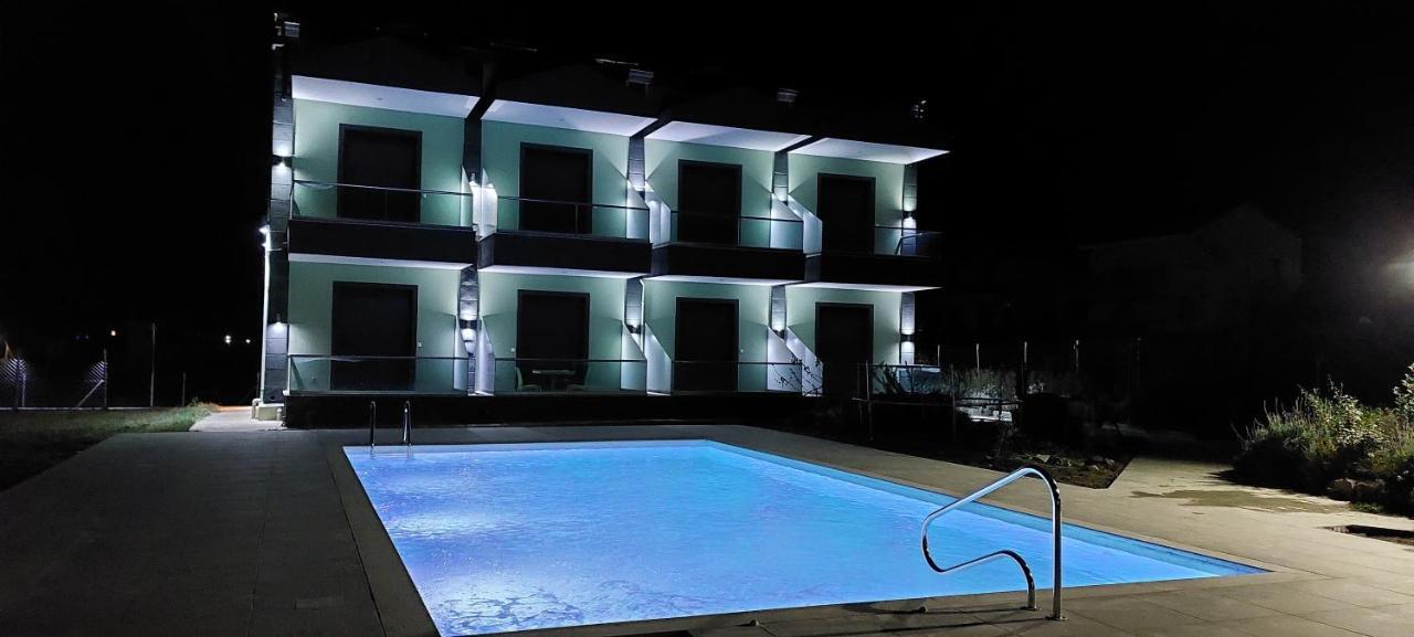 Paramithi Luxury Apartments Nikiti  Exterior photo