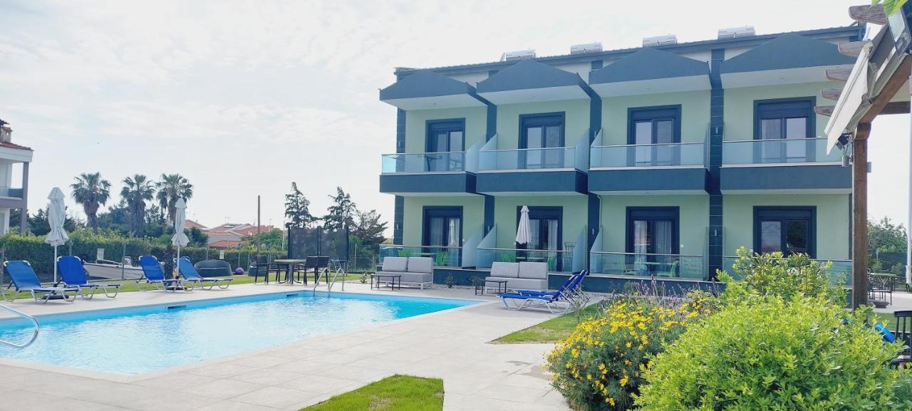 Paramithi Luxury Apartments Nikiti  Exterior photo