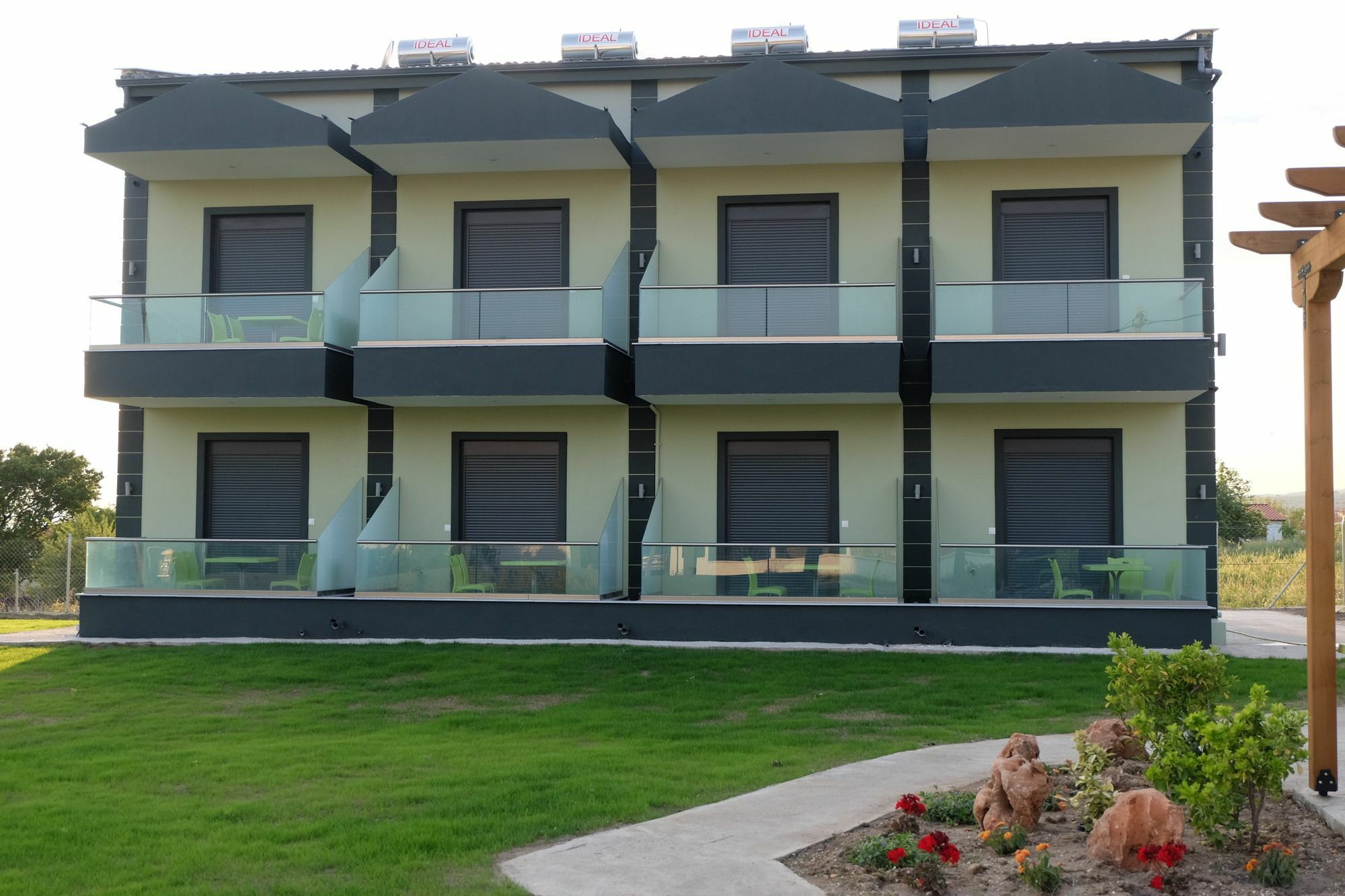 Paramithi Luxury Apartments Nikiti  Exterior photo